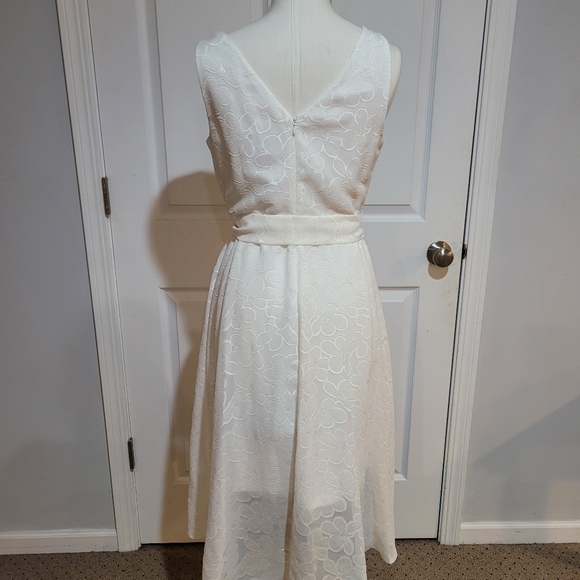 Dress - Picture 3 of 5